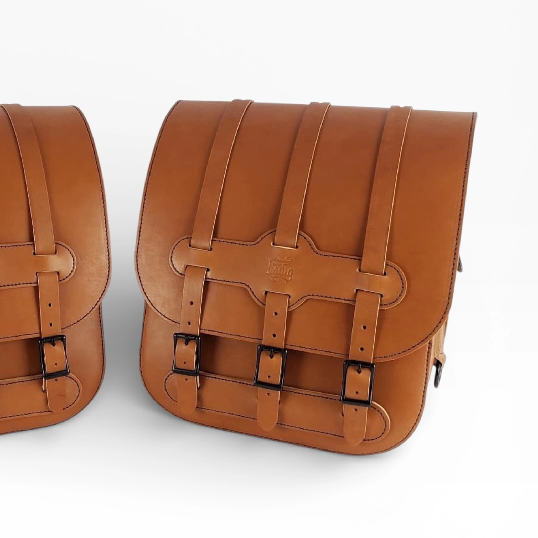 CUSTOM BUILD: The "London Tan" Touring Suite (US01 Bags + Matching Seat & Backrest)